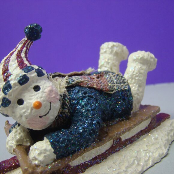 2001 Snowsnickle "Snowboy on Sled" ENESCO figure 861855, Linda Lindquist Baldwin - Picture 12 of 15